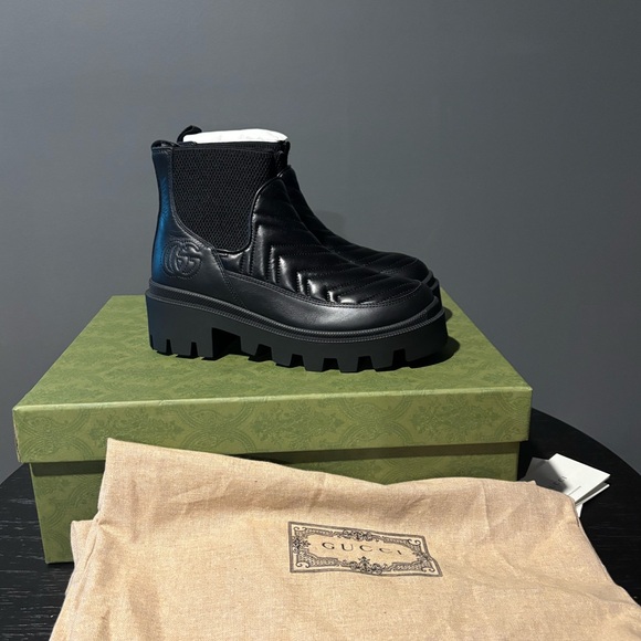 BRAND NEW IN BOX GUCCI MATELASSE CHELSEA BOOTS 35.5 (Size 6) QUILTED - Picture 1 of 5